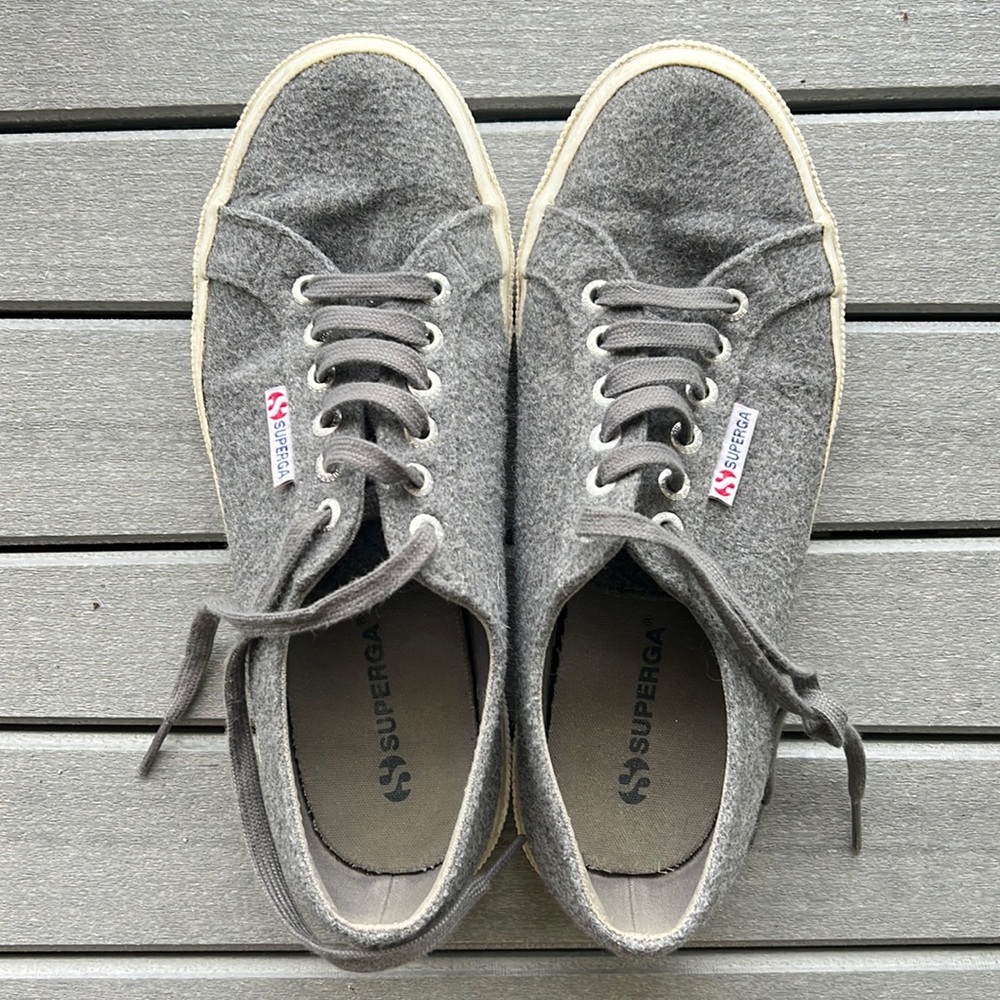 Women’s Superga Charcoal Grey wool blend sneakers size 9. Exc pre-worn cond.